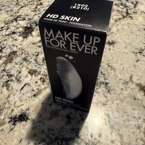 NEW Make Up For Ever HD Skin Waterproof Natural Matte Foundation 1R02